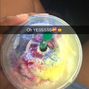 Meet your Posher, Lola